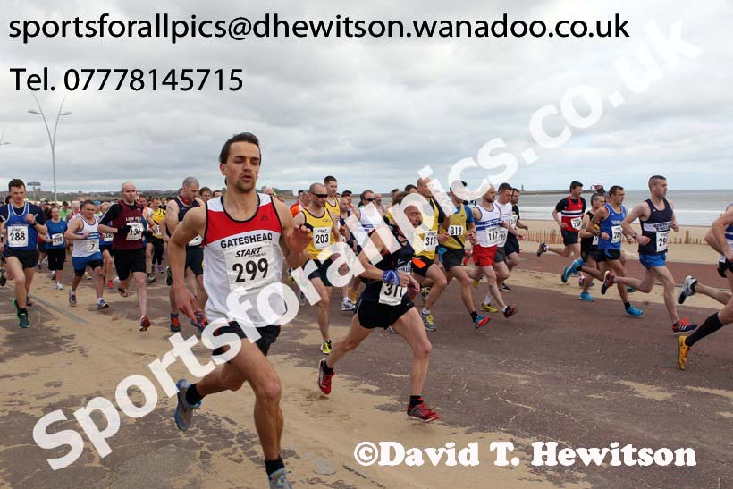 Start of the Sand Dancer 10k, South Shields. Photo: David T. Hewitson/Sports for All Pics